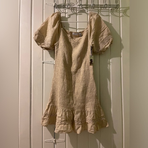 Sincerly Jules Dresses & Skirts - Sincerely Jules smocked dress-medium NWT